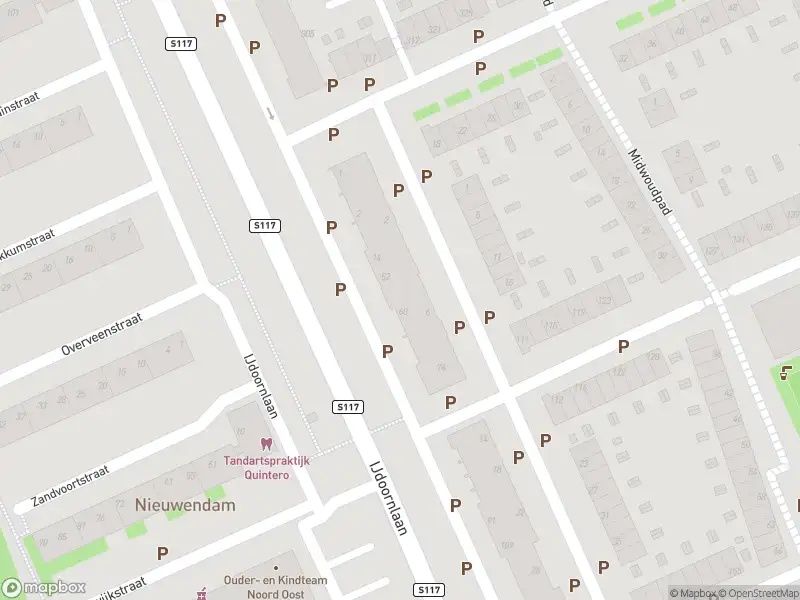 Ambulance met grote spoed naar de Limmenstraat in Amsterdam