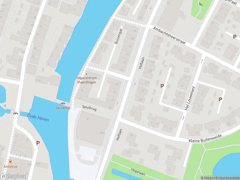 Ambulance met grote spoed naar de Hoflaan in Vlaardingen