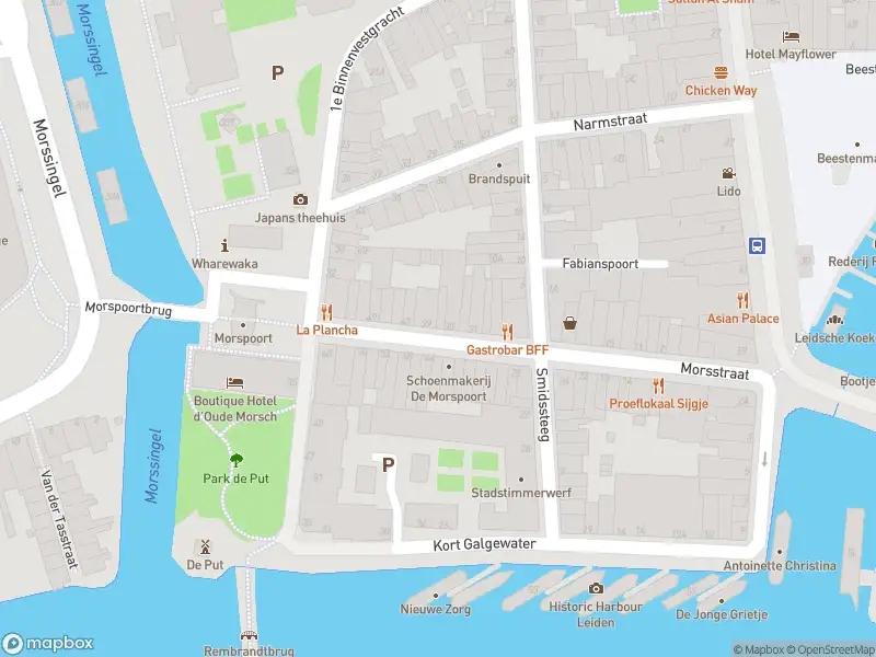 Ambulance met gepaste spoed naar de Morssingelterrein in Leiden