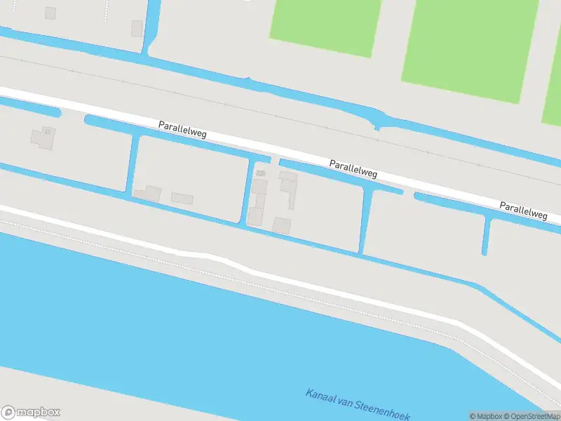 Politie naar de Parallelweg in Gorinchem vanwege voertuigen te water