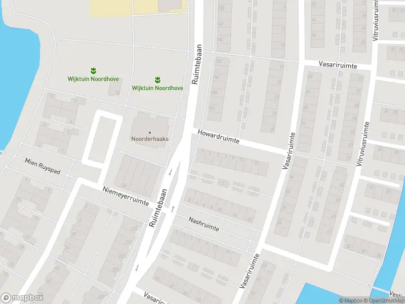 Ambulance met grote spoed naar de Howardruimte in Zoetermeer