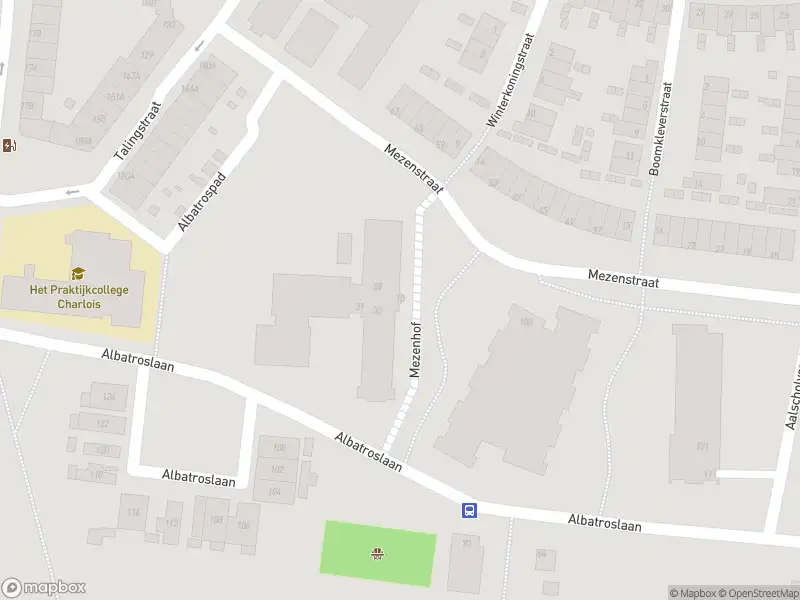 Brandweer met grote spoed naar de Mezenhof in Rotterdam vanwege reanimatie