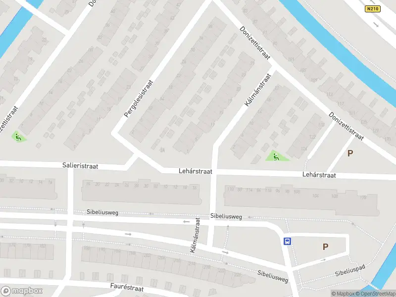 Ambulance met gepaste spoed naar de Kálmánstraat in Capelle aan den IJssel