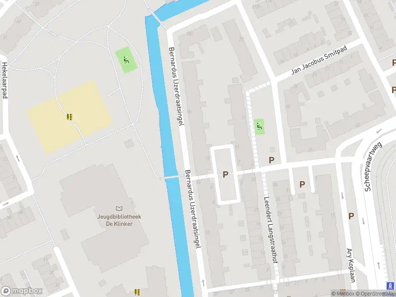 Ambulance met gepaste spoed naar de Bernardus IJzerdraatsingel in Schiedam