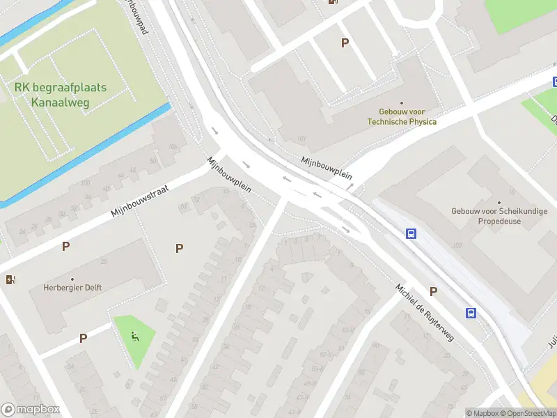 Ambulance met gepaste spoed naar de Mijnbouwplein in Delft
