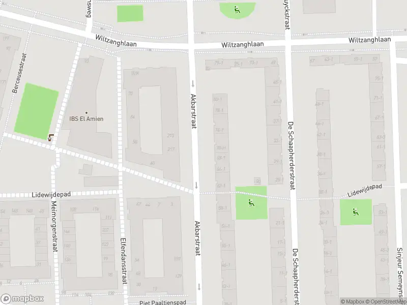 Ambulance met gepaste spoed naar de Lauernessestraat in Amsterdam