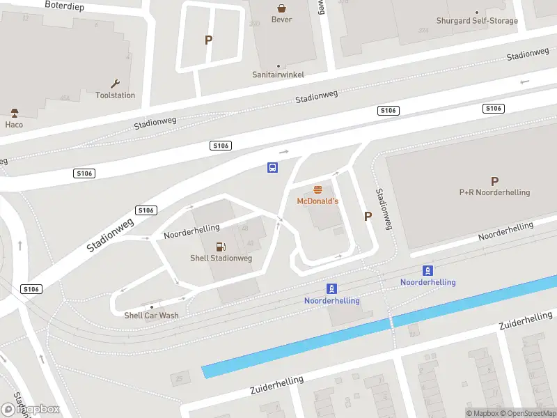 Ambulance met gepaste spoed naar de Stadionweg in Rotterdam