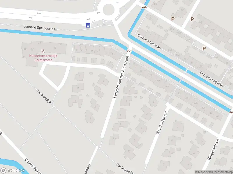 Politie naar de Leopold van der Kunstraat in Deventer vanwege aanrijding met letsel