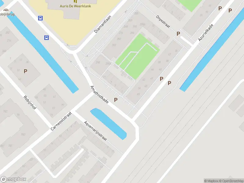 Ambulance met gepaste spoed naar de Amethistkade in Leiden