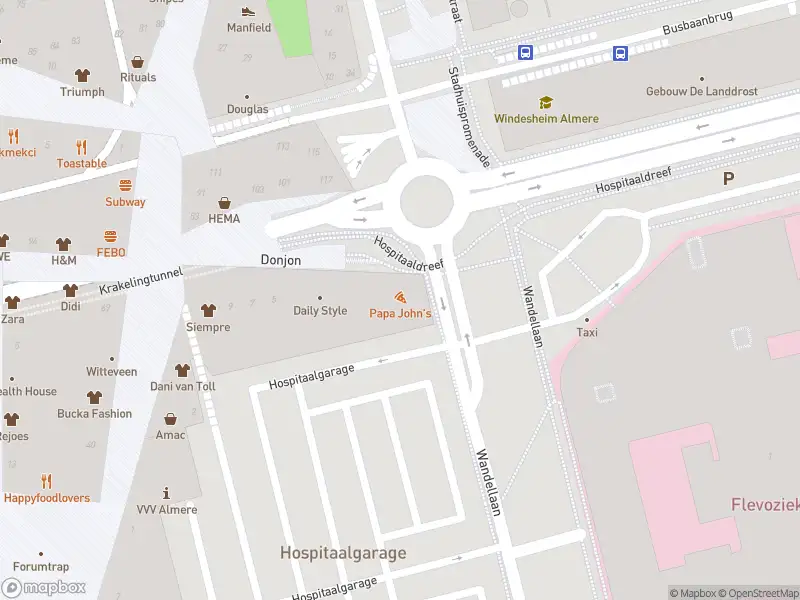 Politie naar de Hospitaalpromenade in Almere vanwege aanrijding met letsel