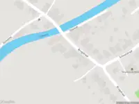 Brandweer met grote spoed naar de Brugstraat in Pieterzijl vanwege voertuigbrand