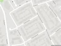 Brandweer met grote spoed naar de Pater Arnold Damenstraat in Etten-Leur vanwege voertuigbrand