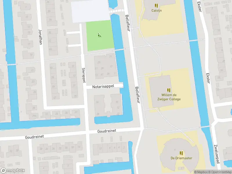 Ambulance met grote spoed naar de Notarisappel in Hardinxveld-Giessendam