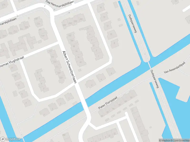 Ambulance met gepaste spoed naar de Nicolaas Verschoorstraat in Hellevoetsluis