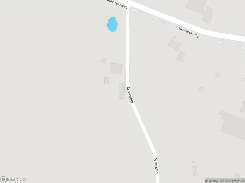 Politie met grote spoed naar de Armeshof in Ulicoten vanwege letsel