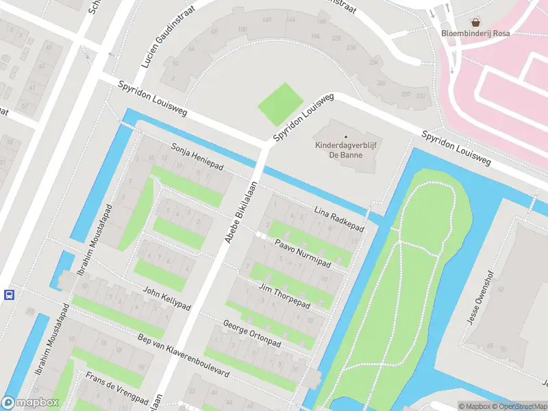 Ambulance met gepaste spoed naar de Lina Radkepad in Amsterdam