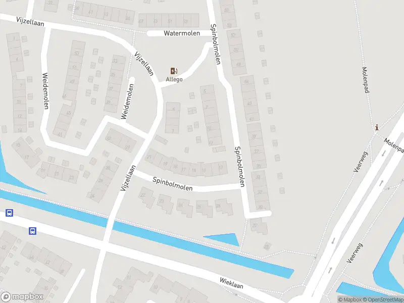 Ambulance met grote spoed naar de Spinbolmolen in Papendrecht