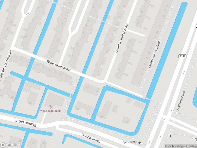 Ambulance met grote spoed naar de Leendert Butterstraat in Rotterdam