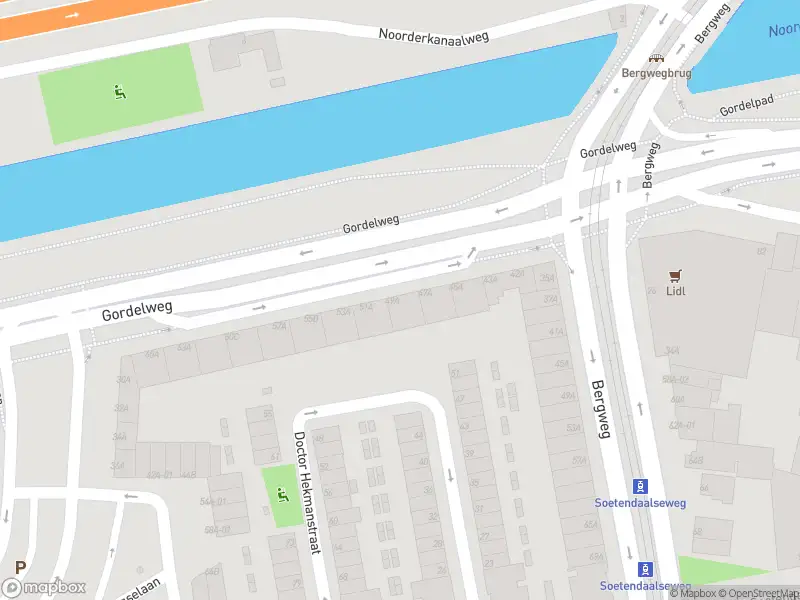 Ambulance met grote spoed naar de Gordelweg in Rotterdam
