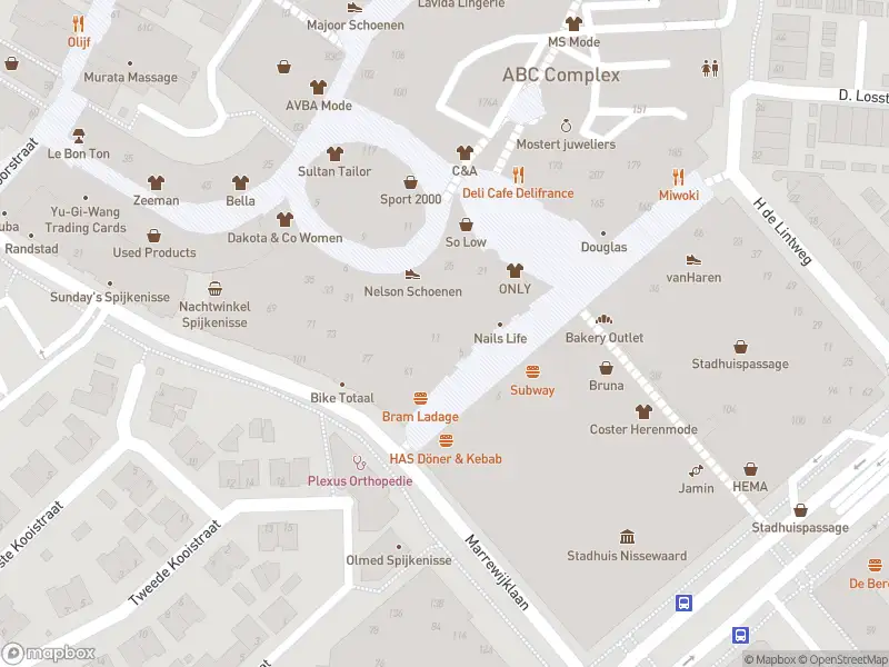 Politie naar de Nieuwstraat in Spijkenisse vanwege ongeval met letsel