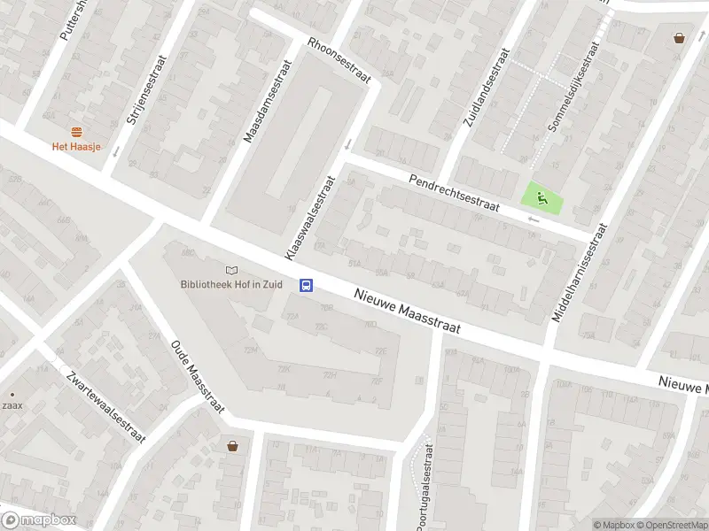 Ambulance met grote spoed naar de Nieuwe Maasstraat in Schiedam