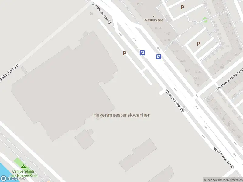 Politie naar de Nieuwe Kade in Arnhem vanwege voertuigen te water