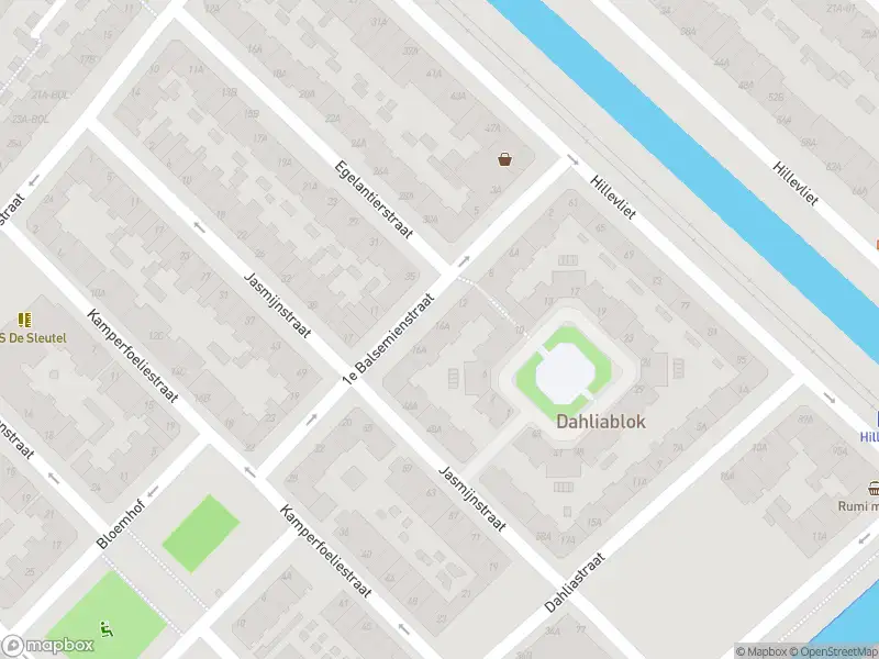 Ambulance met grote spoed naar de 1e Balsemienstraat in Rotterdam