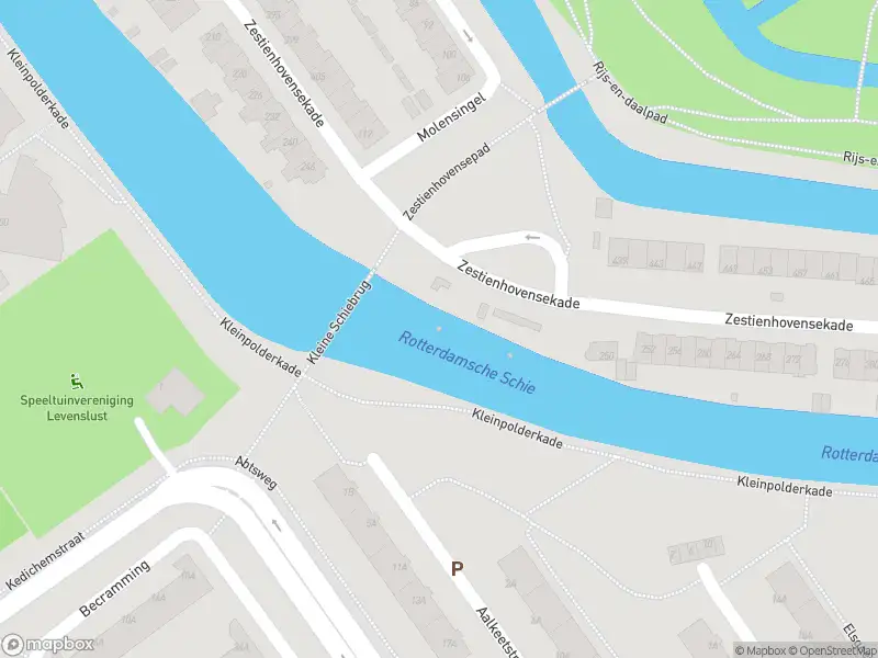 112 melding Ambulance met grote spoed naar de Zestienhovensekade in Rotterdam