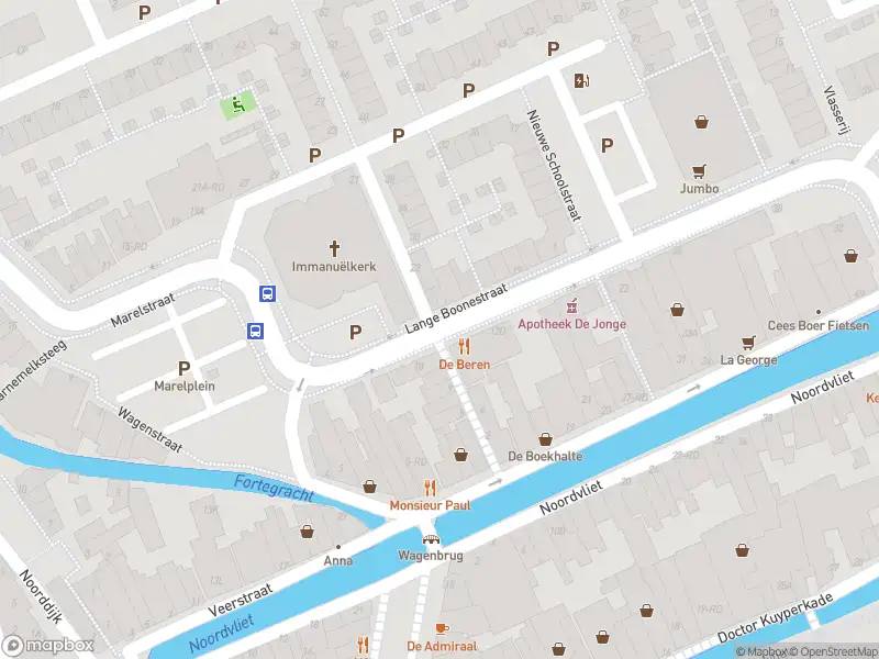 Ambulance met gepaste spoed naar de Nieuwe Kerkstraat in Maassluis