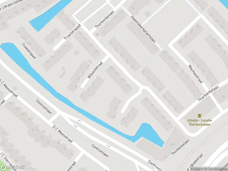 Ambulance met grote spoed naar de Thorbeckelaan in Spijkenisse