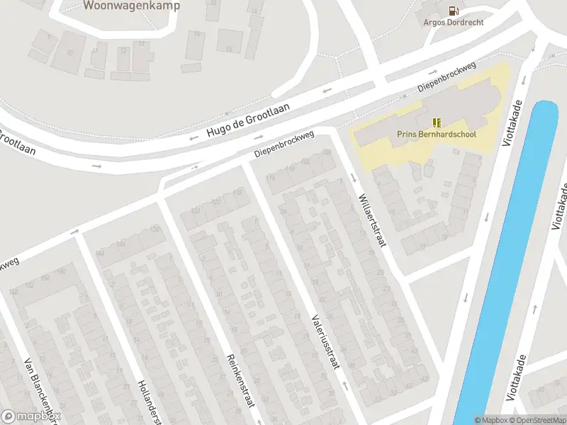 Ambulance met gepaste spoed naar de Valeriusstraat in Dordrecht