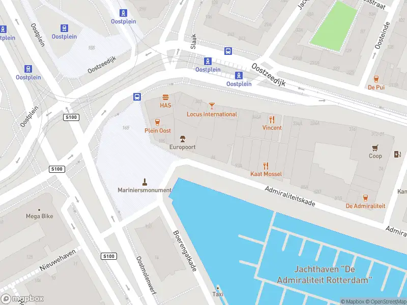 Ambulance met grote spoed naar de Admiraliteitskade in Rotterdam