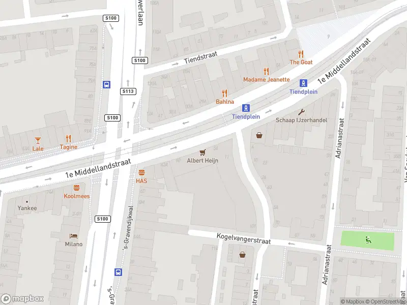 Ambulance met grote spoed naar de Korte Bajonetstraat in Rotterdam
