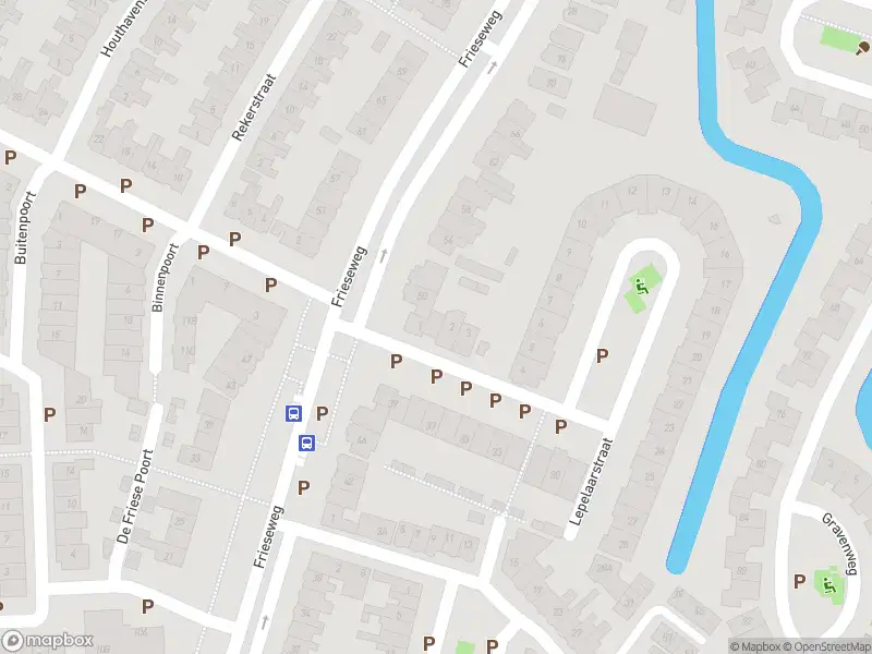 Ambulance met grote spoed naar de Lepelaarstraat in Alkmaar