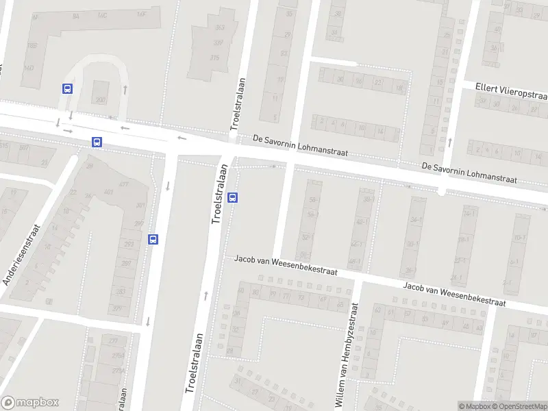 Ambulance met grote spoed naar de Gillis Steltmanstraat in Amsterdam