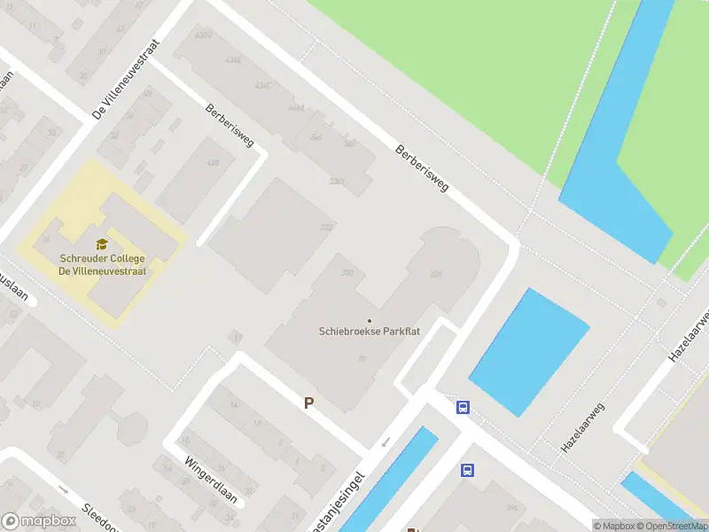 Ambulance met grote spoed naar de Berberisweg in Rotterdam