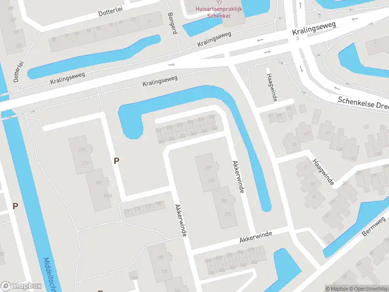 Ambulance met grote spoed naar de Akkerwinde in Capelle aan den IJssel