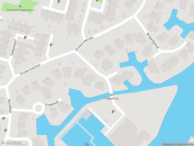 Ambulance met gepaste spoed naar de Koggewal in Leiden