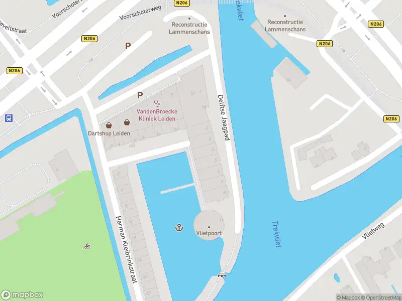 Ambulance met gepaste spoed naar de Delftse Jaagpad in Leiden