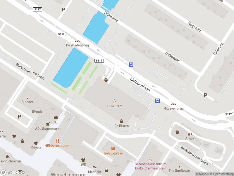 Ambulance met grote spoed naar de Buikslotermeerplein in Amsterdam