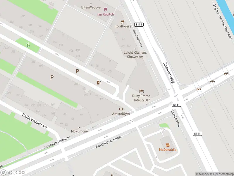 Ambulance met grote spoed naar de Amstelvlietstraat in Amsterdam