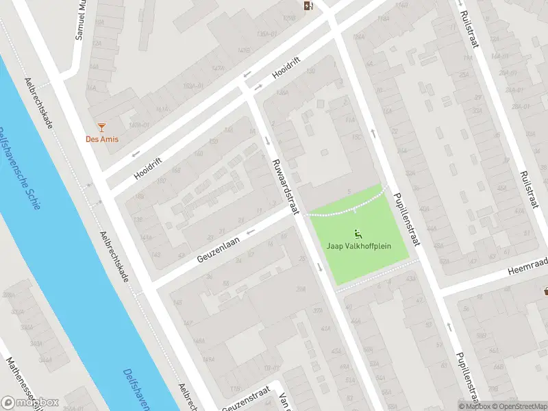 Ambulance met grote spoed naar de Geuzenlaan in Rotterdam