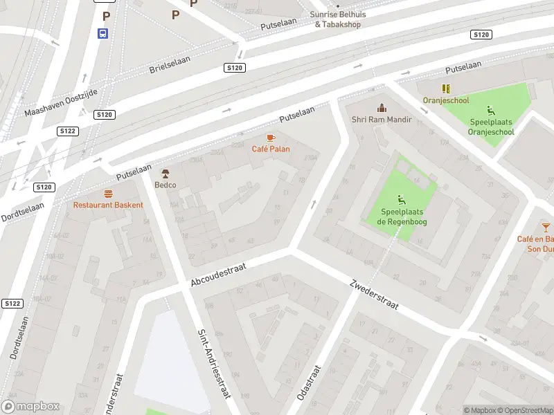 Ambulance met grote spoed naar de Abcoudestraat in Rotterdam