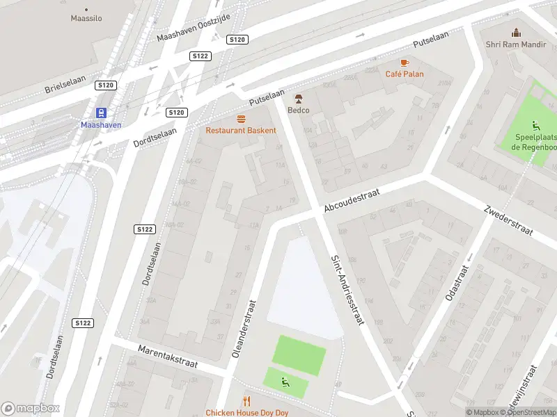 Ambulance met gepaste spoed naar de Oleanderstraat in Rotterdam