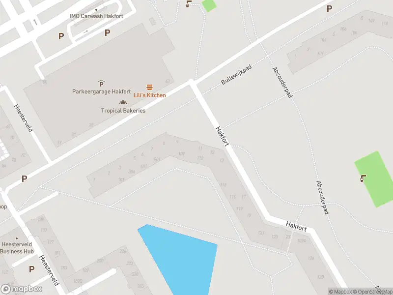 Ambulance met gepaste spoed naar de Bullewijkpad in Amsterdam