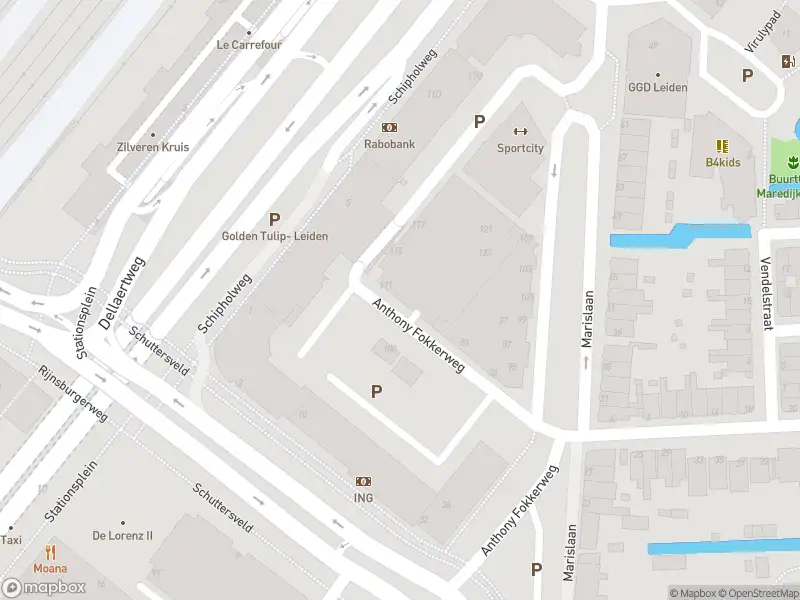 Ambulance met gepaste spoed naar de Stationsplein in Leiden