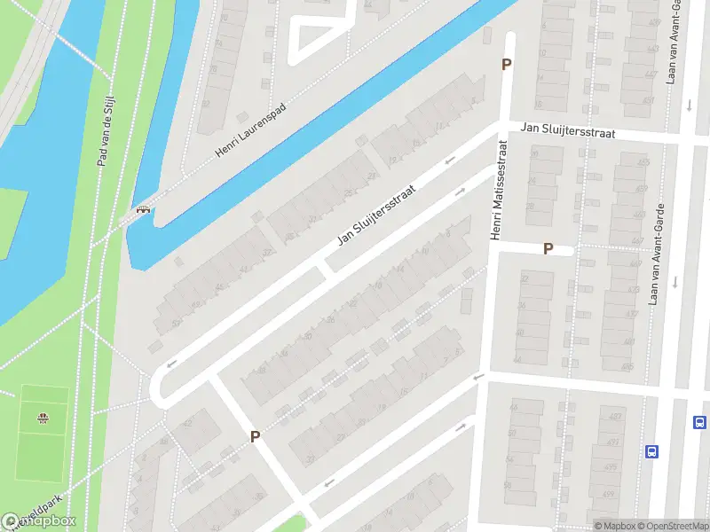 Brandweer met gepaste spoed naar de Jan Sluijtersstraat in Rotterdam