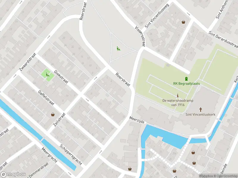 Ambulance met grote spoed naar de Roerstraat in Volendam