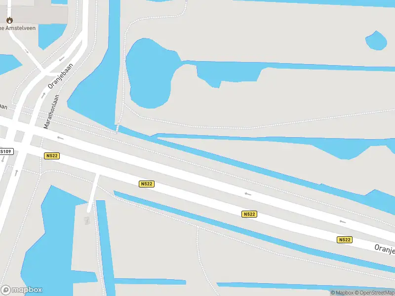 Ambulance met grote spoed naar de Oranjebaan in Amstelveen