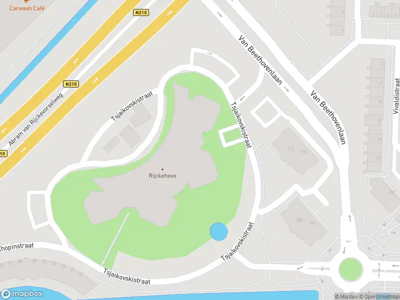 Ambulance met grote spoed naar de Tsjaikovskistraat in Capelle aan den IJssel